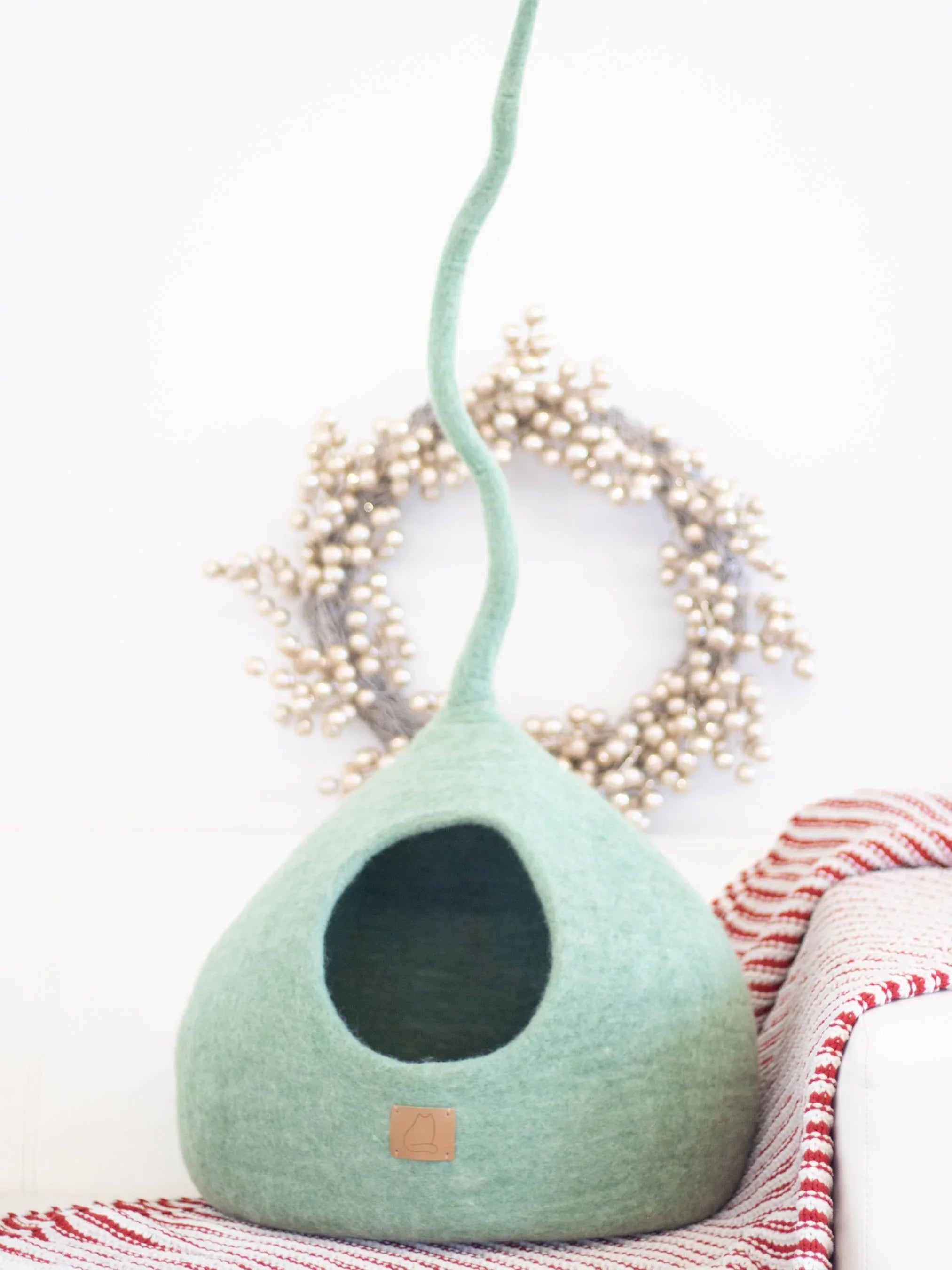Eucalyptus Green | Tail Style Cave 2 - MiniPaw Luxe