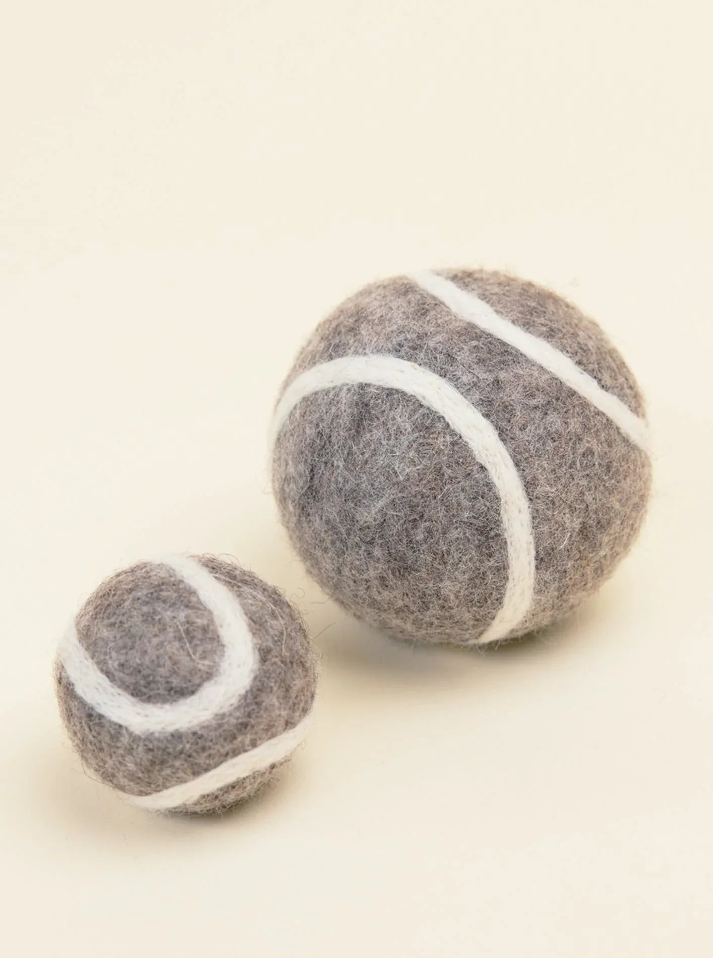 Kitty Tennis Ball 8 - MiniPaw Luxe