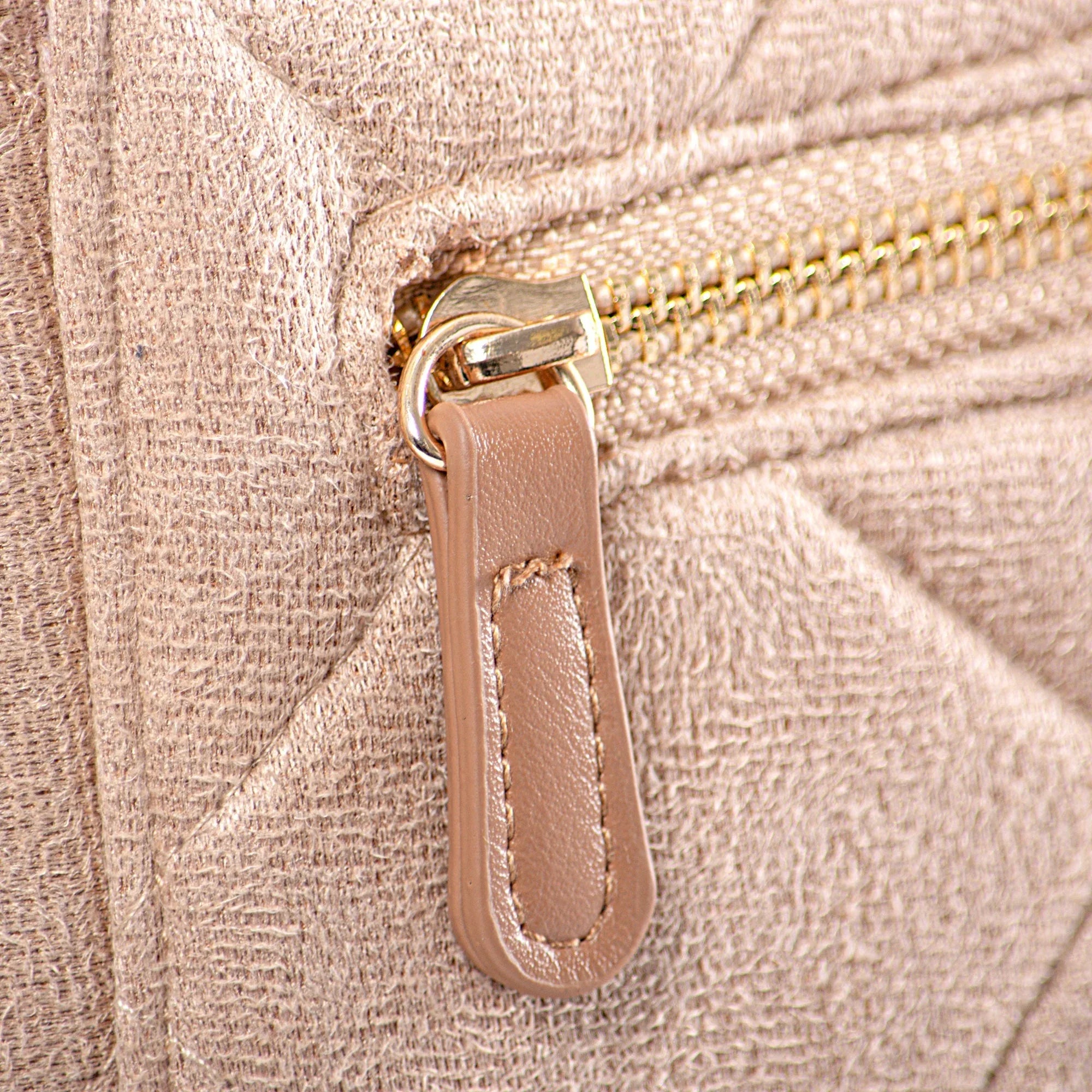 On The Purr-Suit Pet Tote Bag 19 - MiniPaw Luxe