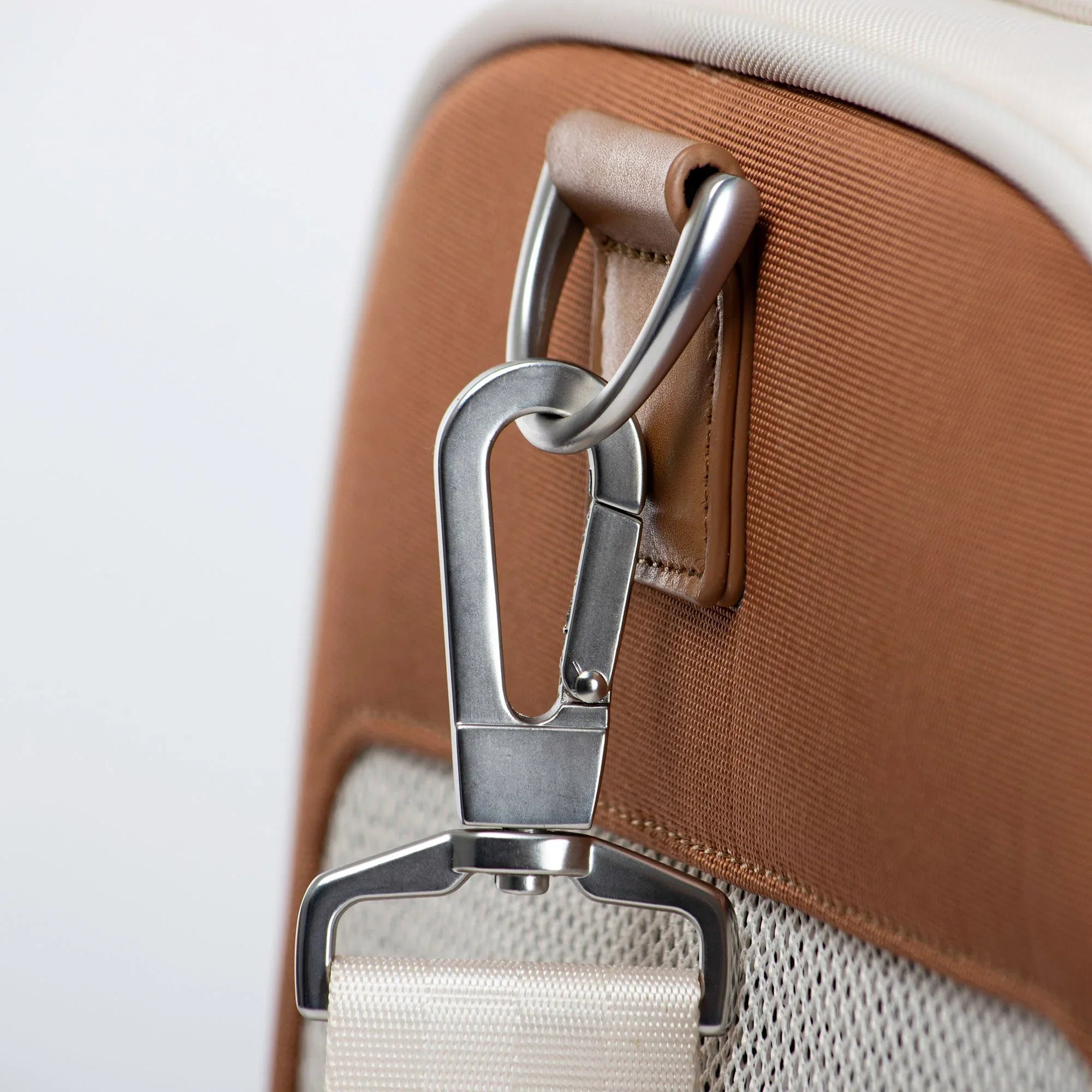 Pawsport To Adventure Pet Carrier 16 - MiniPaw Luxe