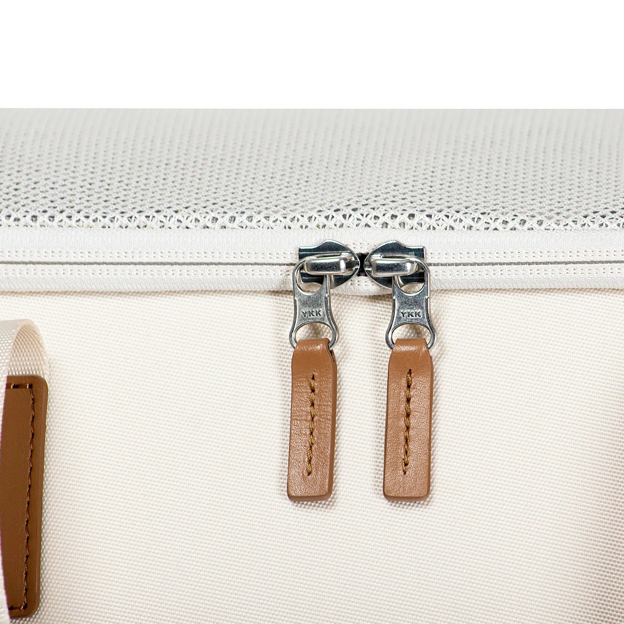 Pawsport To Adventure Pet Carrier 17 - MiniPaw Luxe